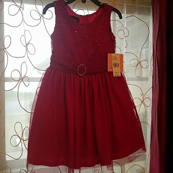 Amy's Closet Girls Dress With Sequins On Top. - Picture 2 of 7